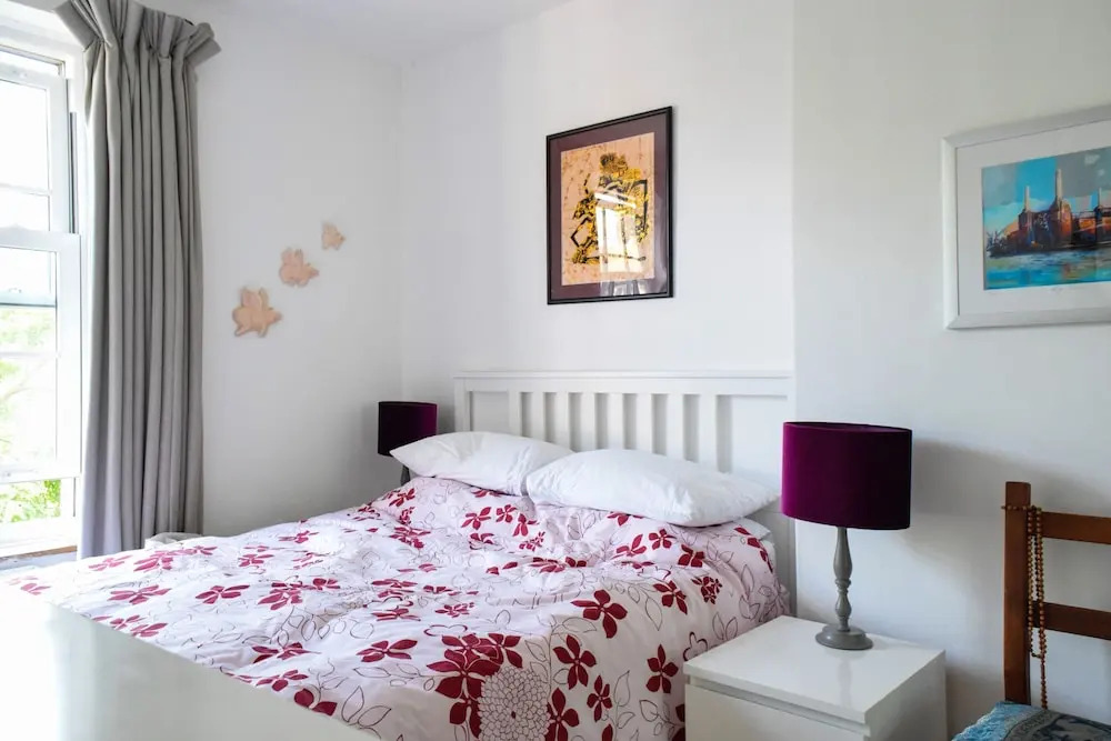 Charming 2 Bedroom Battersea Flat