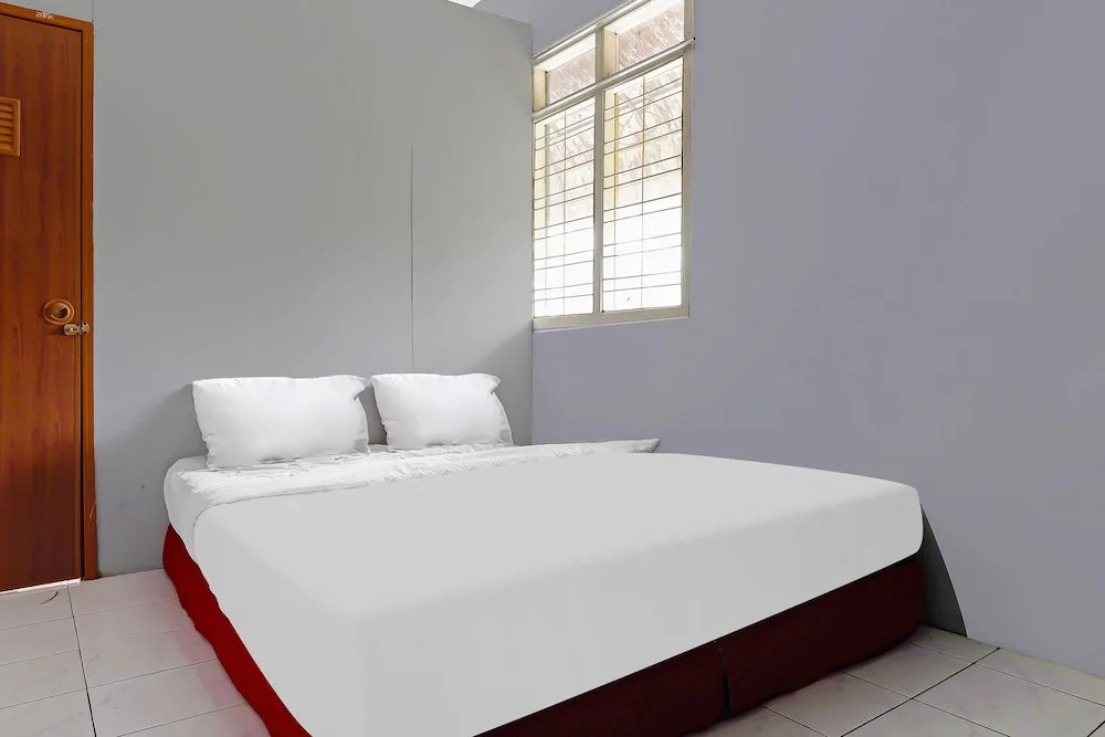 OYO Life 92694 Kost Nino