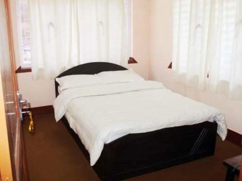 Metro Eco Hotel