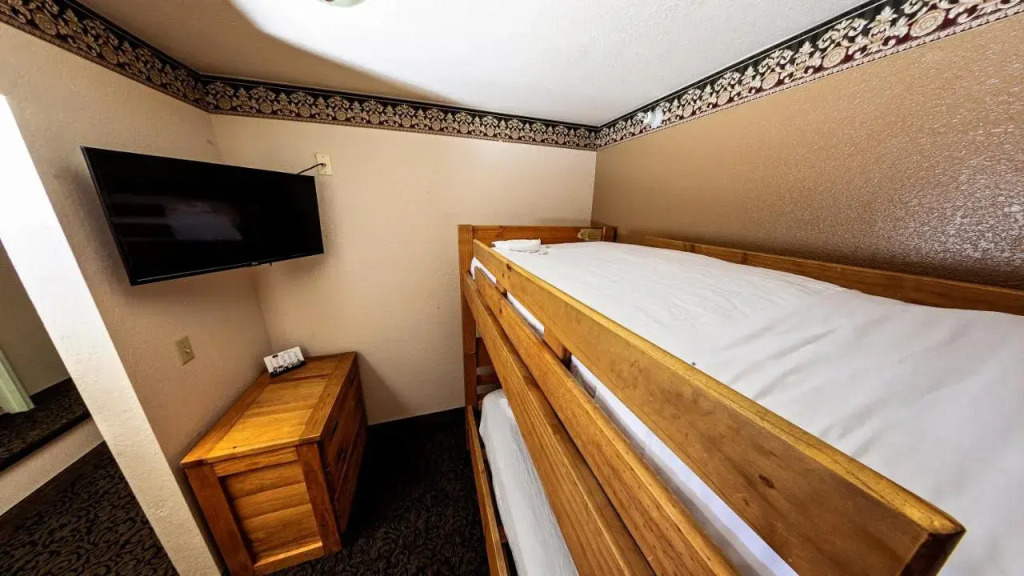 Guesthouse Inn Suites D