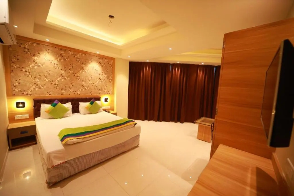 Click Hotel Capital House
