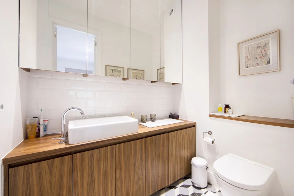 Beautifully Furnished 3 Bedroom, 2 Bath Maisonette With Balcony in Bayswater