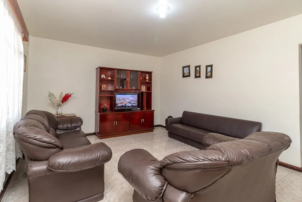 Aluguel Casa 2 Quartos para 8 Pessoas - 503A