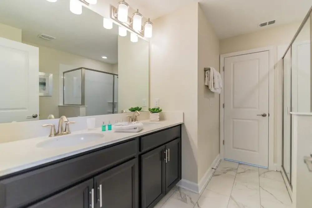 Champions Gate 1620 - Eight Bedroom Pool Home