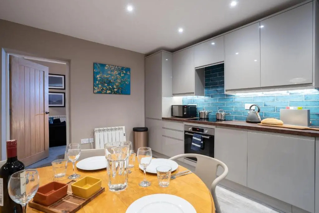 Spacious - 3 Storey Apartment - Central Ambleside - Outstanding Views