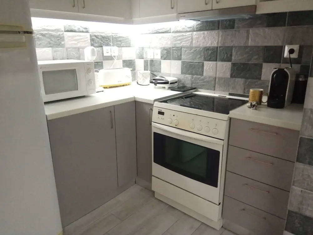 Grandma Vasiliki Rooms To Let