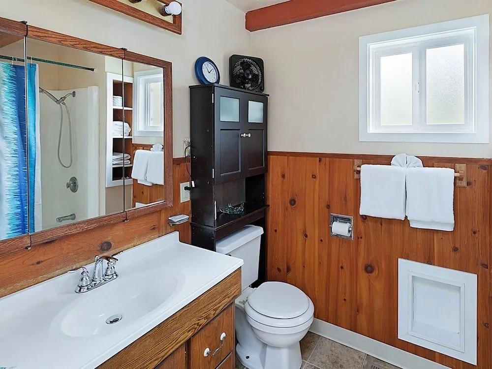 Clatsop Lake House 2 Bedrooms 1 Bathroom Home