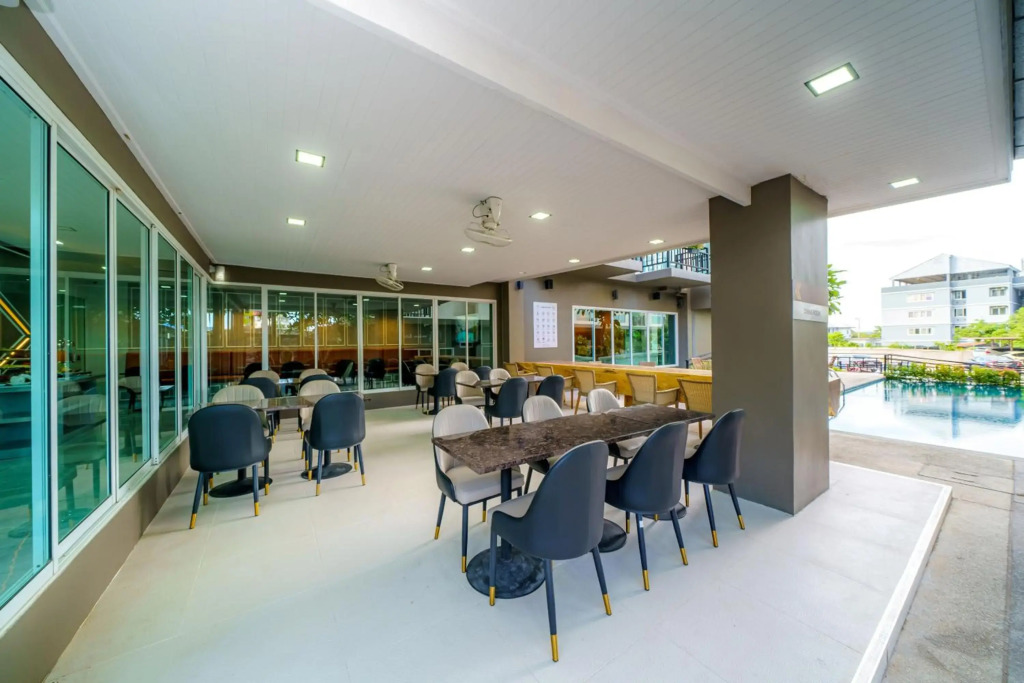 Курортный отель Lhc Hotel And Resort