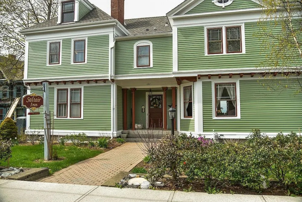 Saltair Inn Waterfront B&B