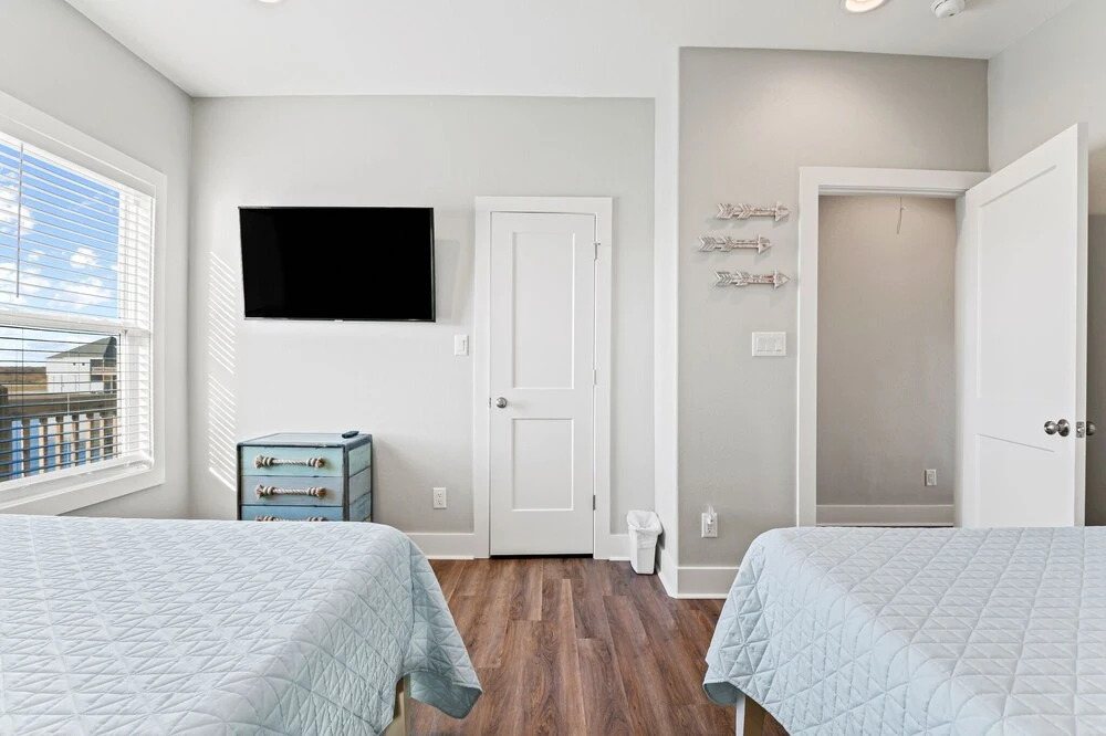 Stay Awhile 4 Bedroom Home by RedAwning
