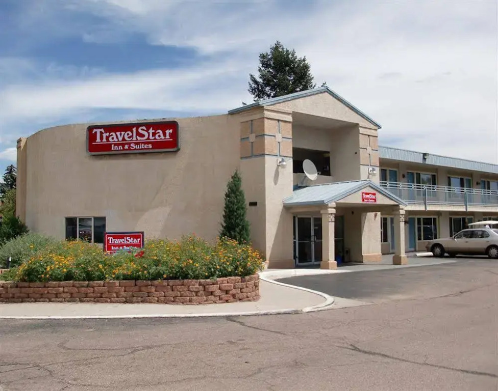 TravelStar Inn & Suites