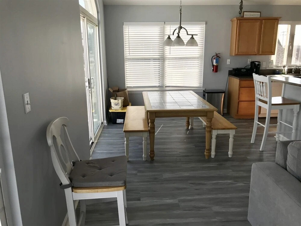 Ww324 West Garfield Avenue, Unit B