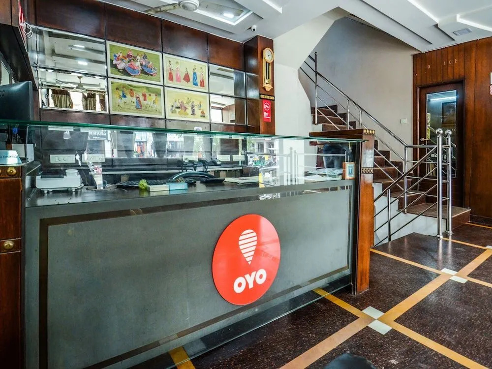 OYO 18484 Hotel Ratnawali