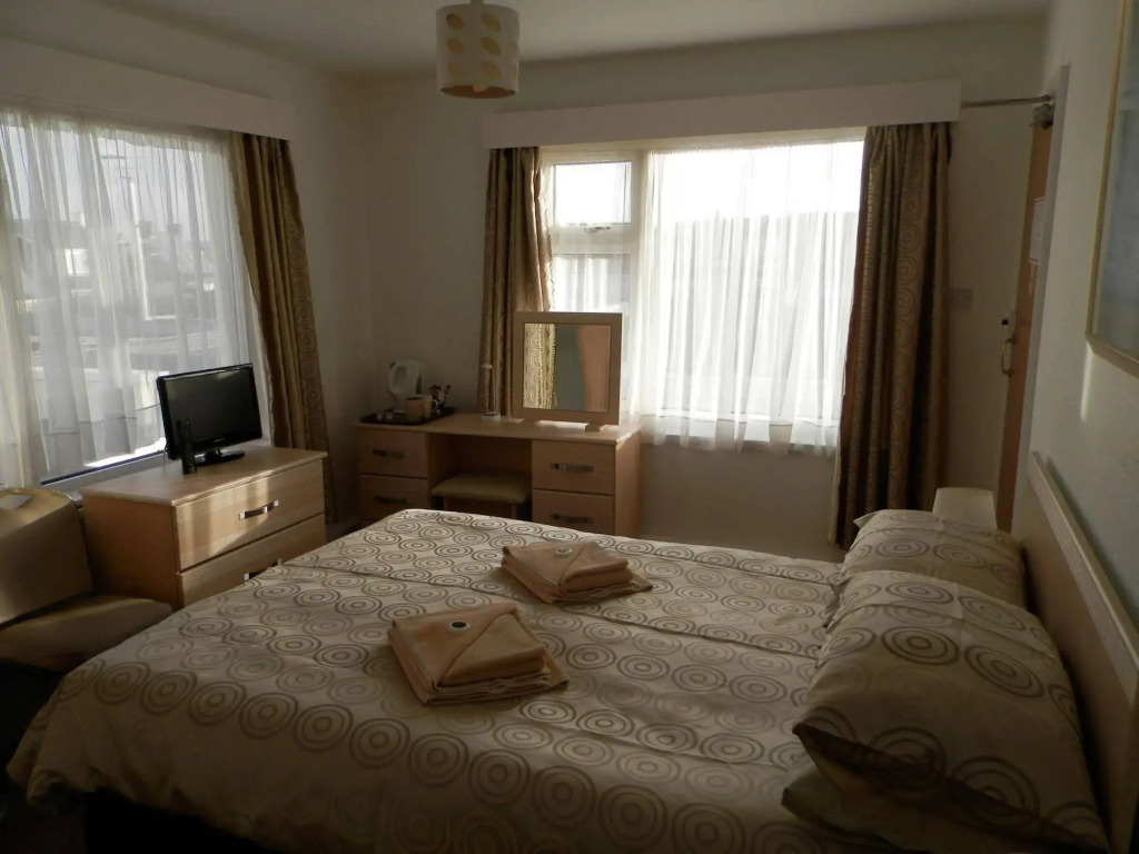 Wayside Cheer Hotel