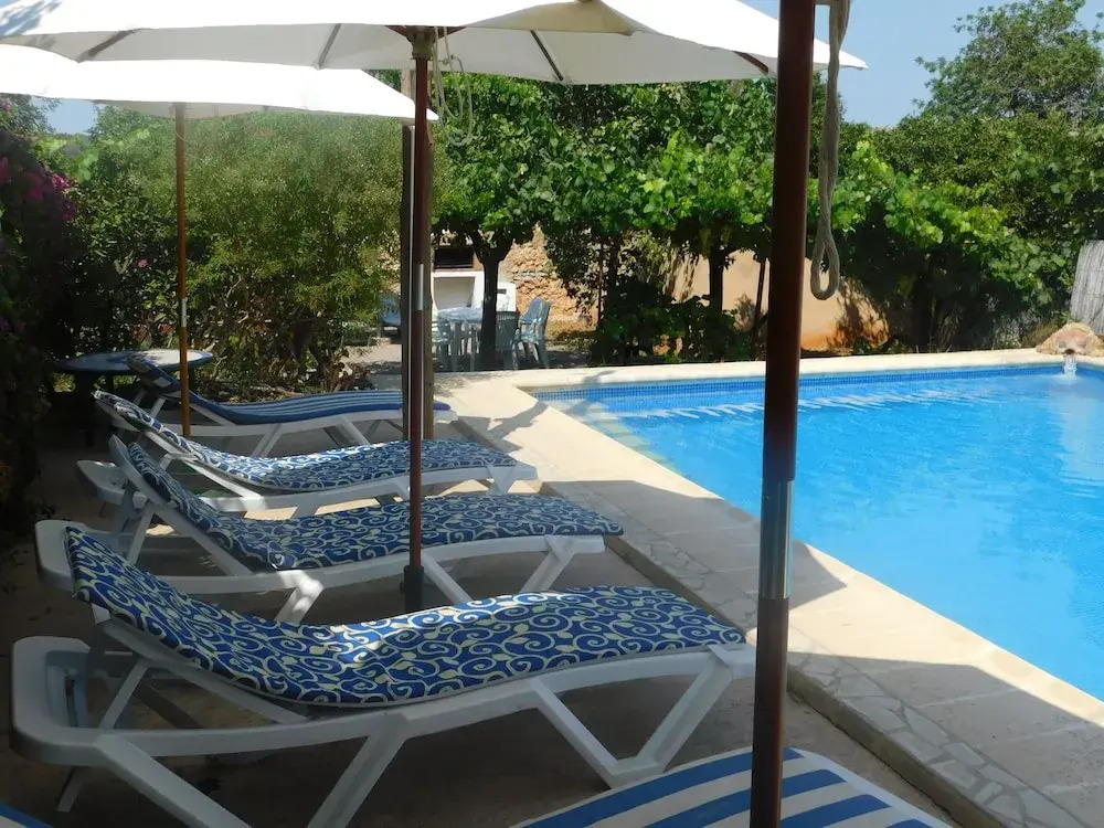 Spacious Villa Ideal Families and Groups