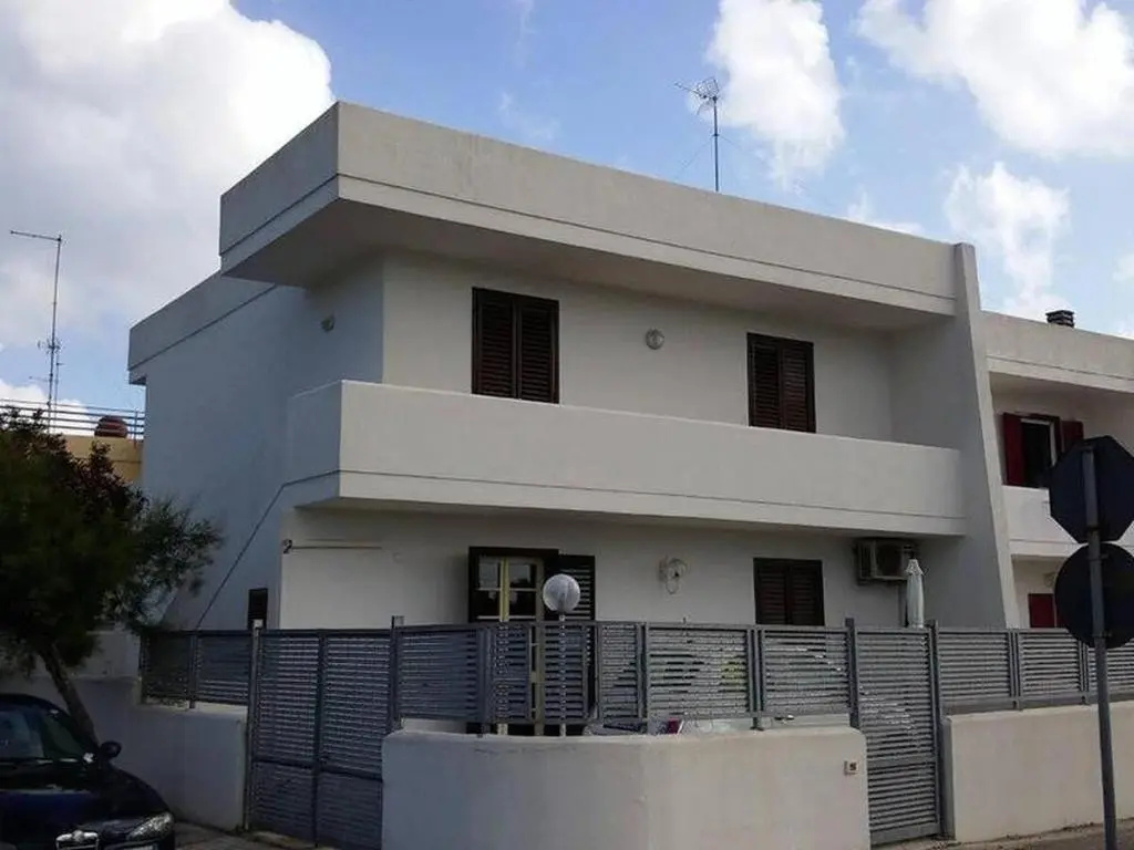Cosy Apartment Near The Beach With Balcony - Pets Allowed