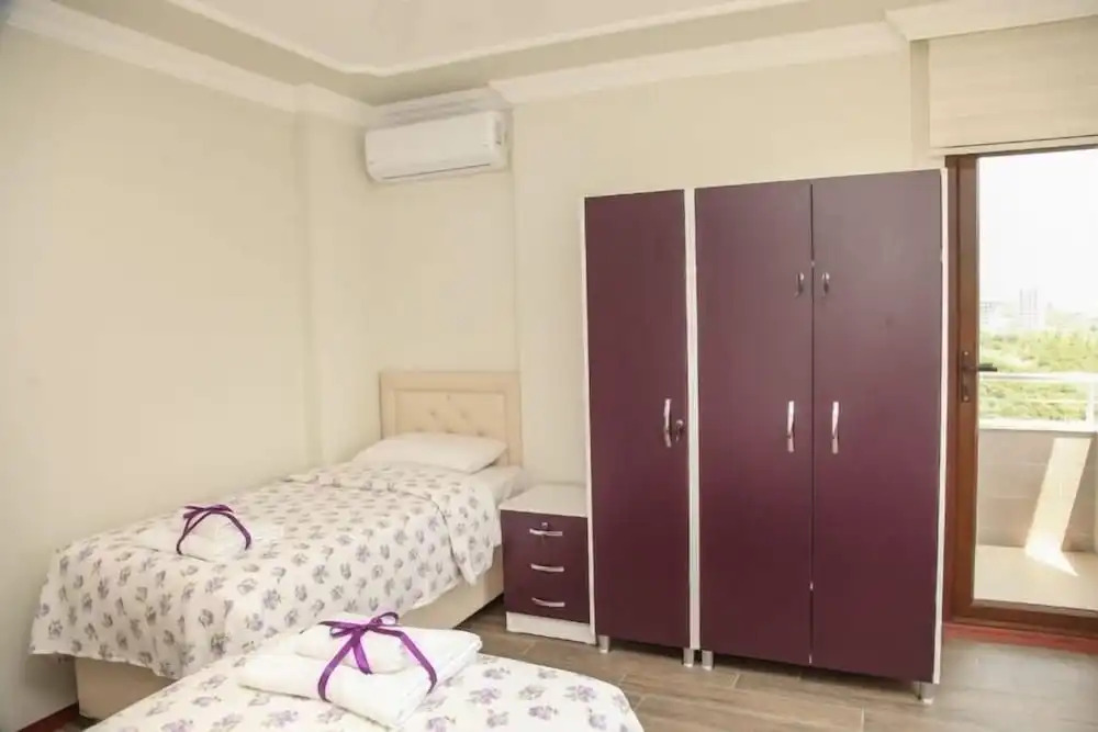 Royal Inn Seza Residence