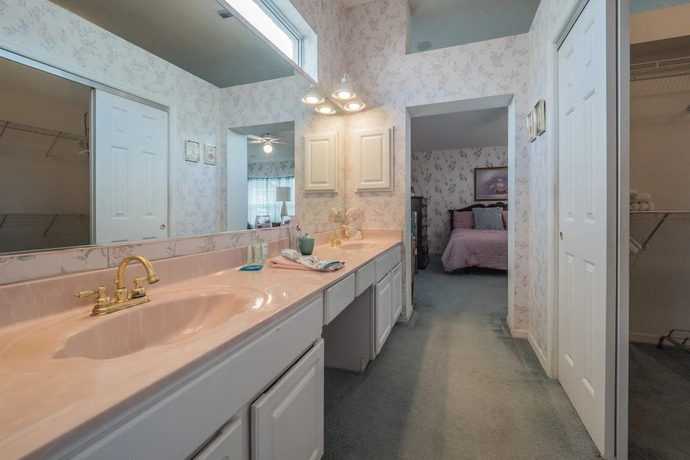 Lopez Lane 1302 by White Pelican VR