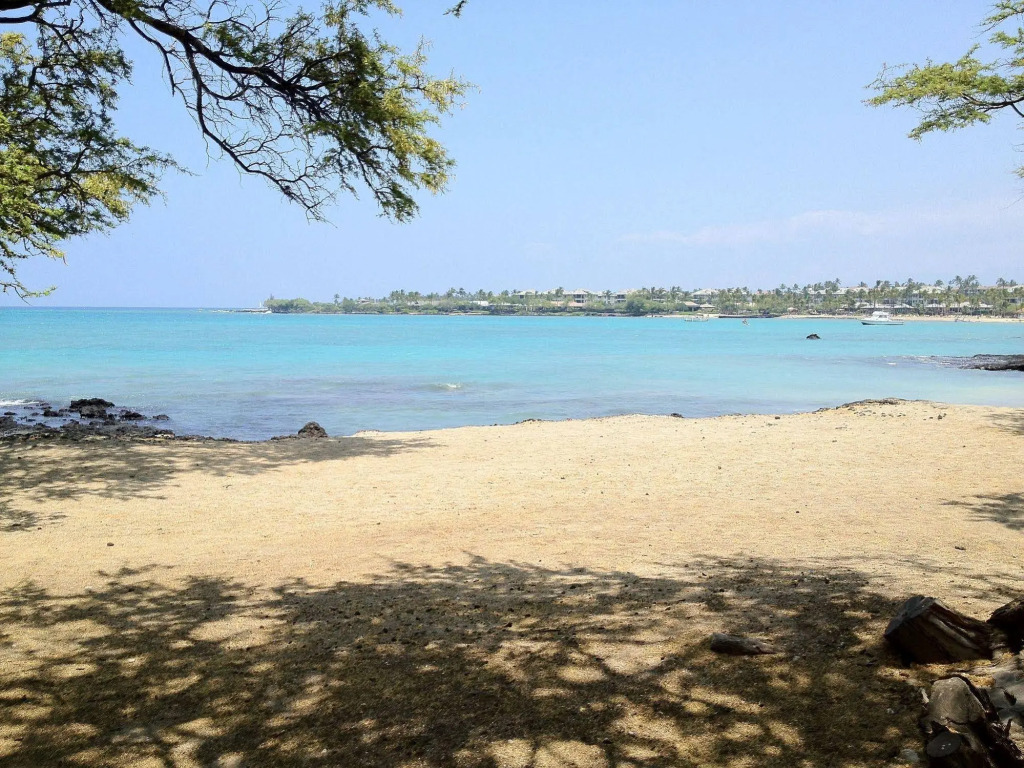 Lava Lava Beach Club