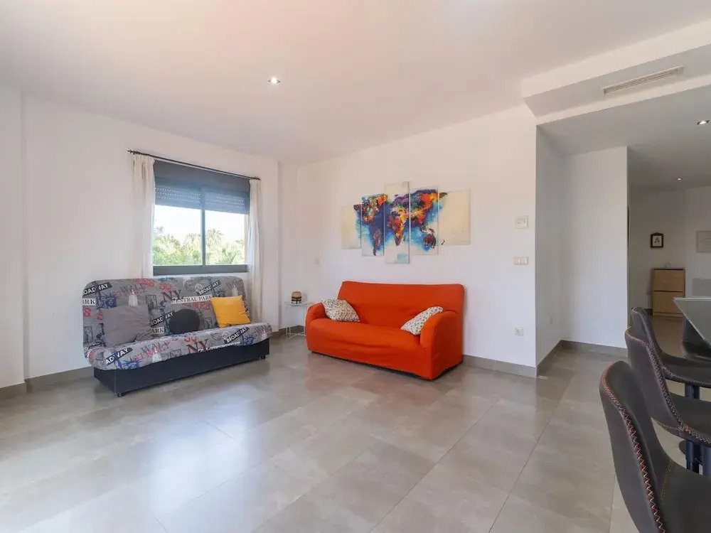 Spacious Apartment With 2 Terraces