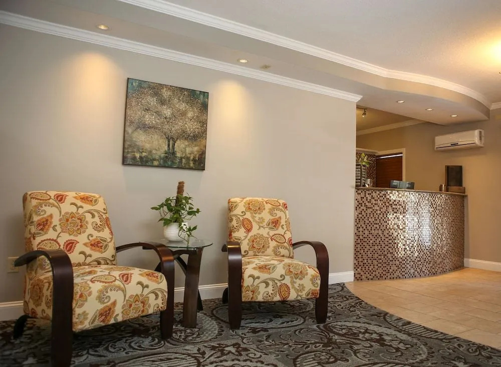 Golden Apple Inn
