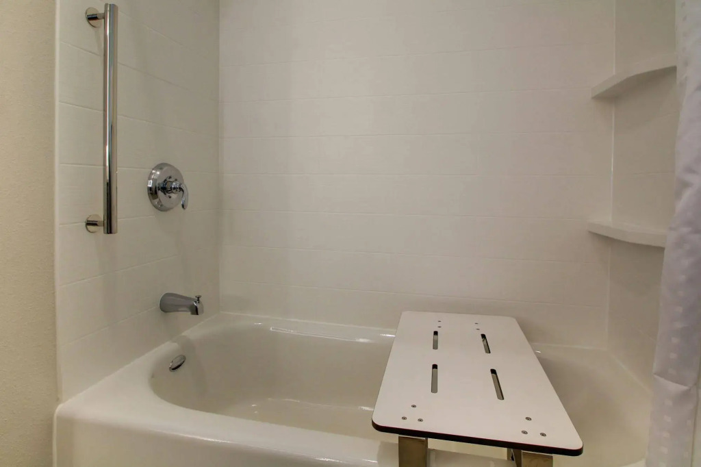 Holiday Inn Express & Suites Charleston NE Mt Pleasant US17 by IHG