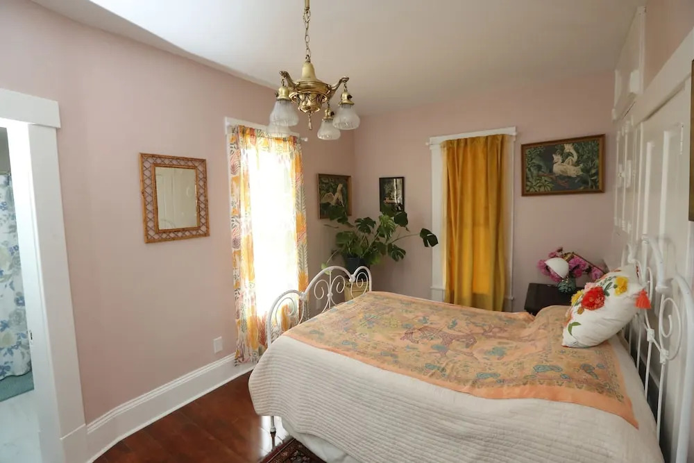 Division Street Suite