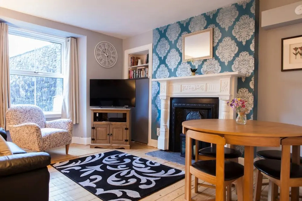 1 Bedroom Flat In Edinburgh