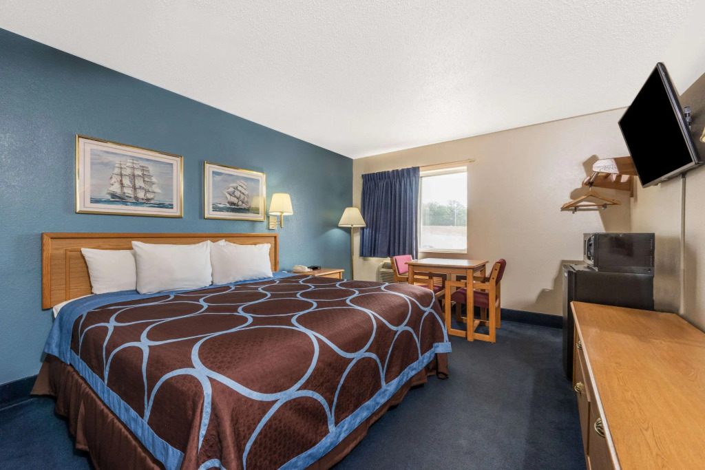 Super 8 by Wyndham Potosi