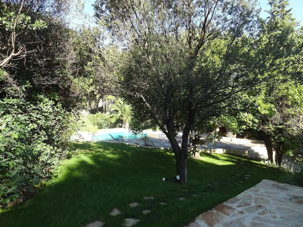 Villa With 4 Bedrooms in Roquefort-la-bédoule, With Private Pool, Encl