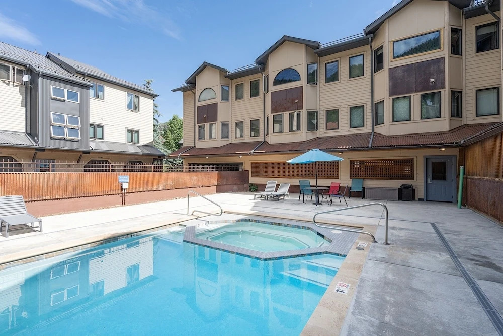 Chalet Chic Condo, Short Walk To Lift 7, Covered Parking 2 Bedroom Condo by RedAwning