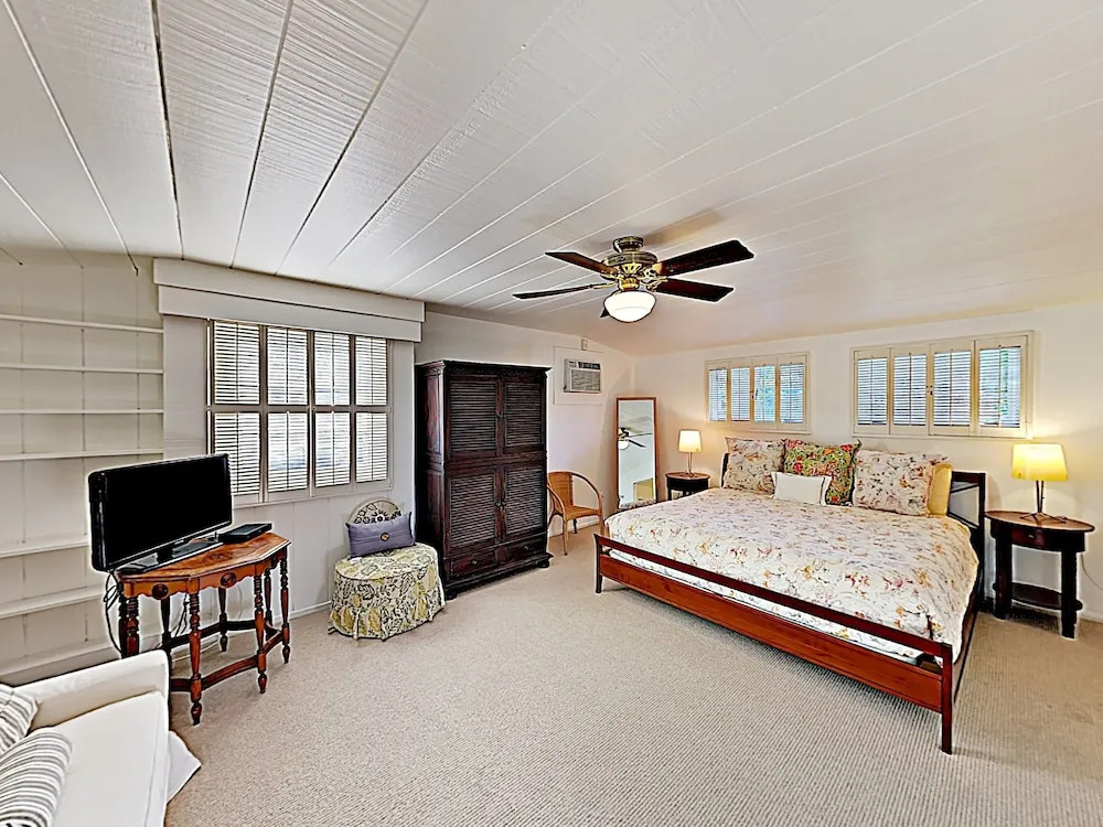 New Listing! Classic Downtown Home w/ Pool