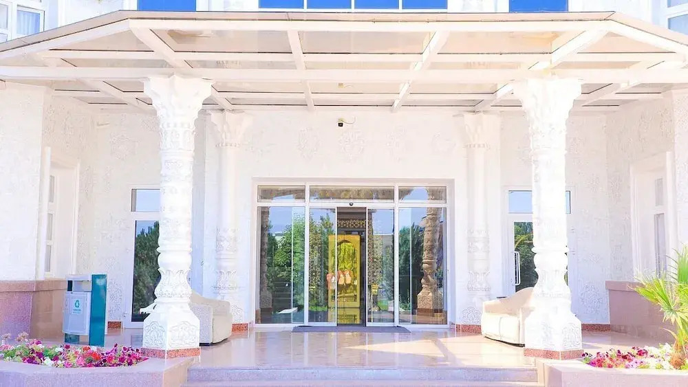 Maqom Plaza