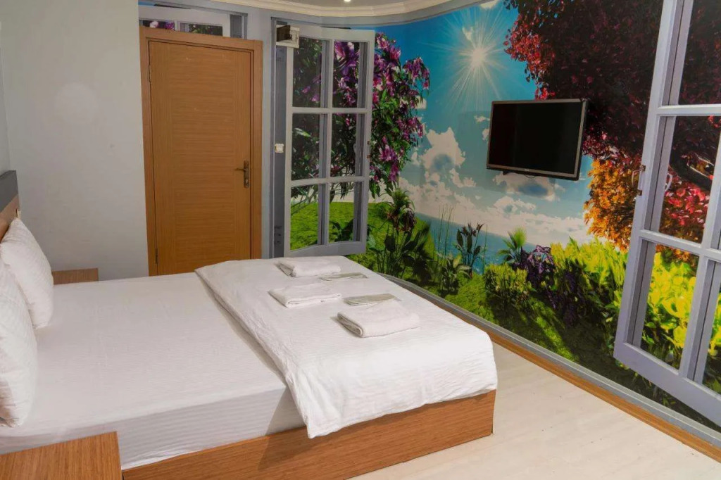Heraldic Room Hotel