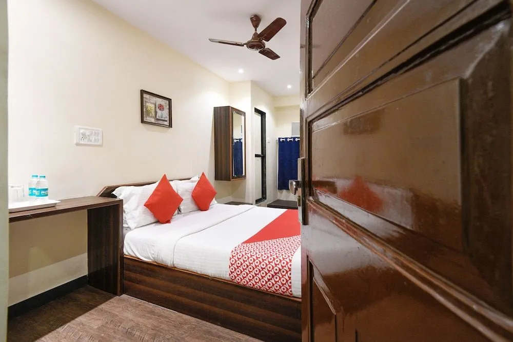 OYO 18799 Hotel Fortune Inn