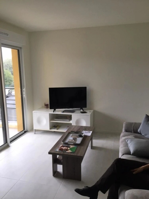 Apartment With one Bedroom in Antibes, With Furnished Terrace and Wifi