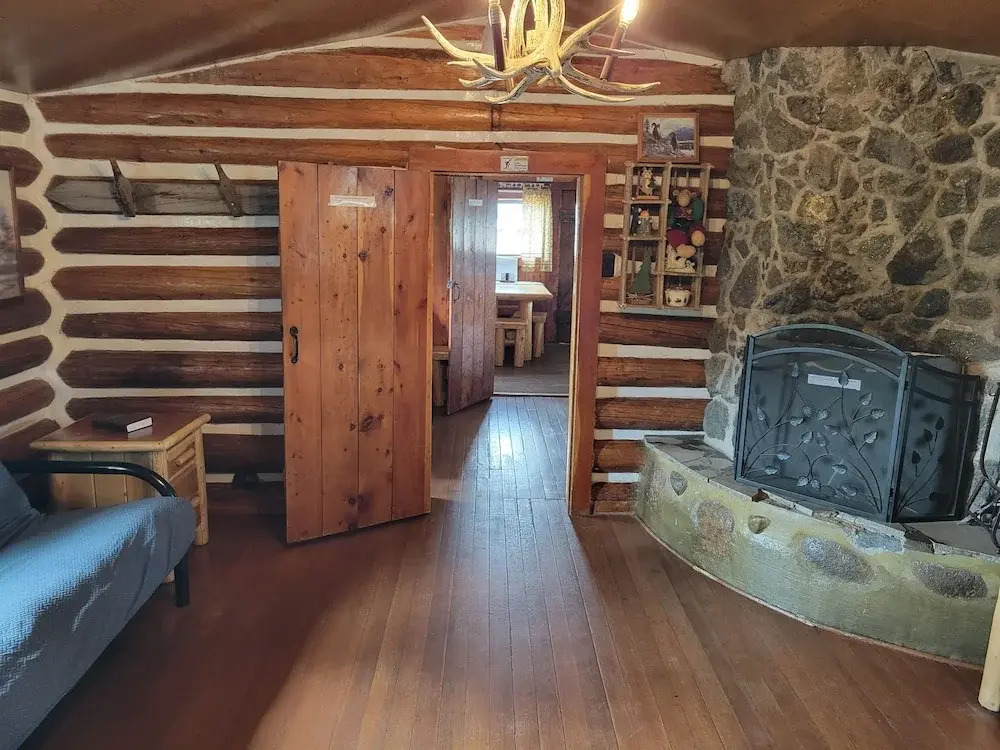 Chinook Cabins & RV Park