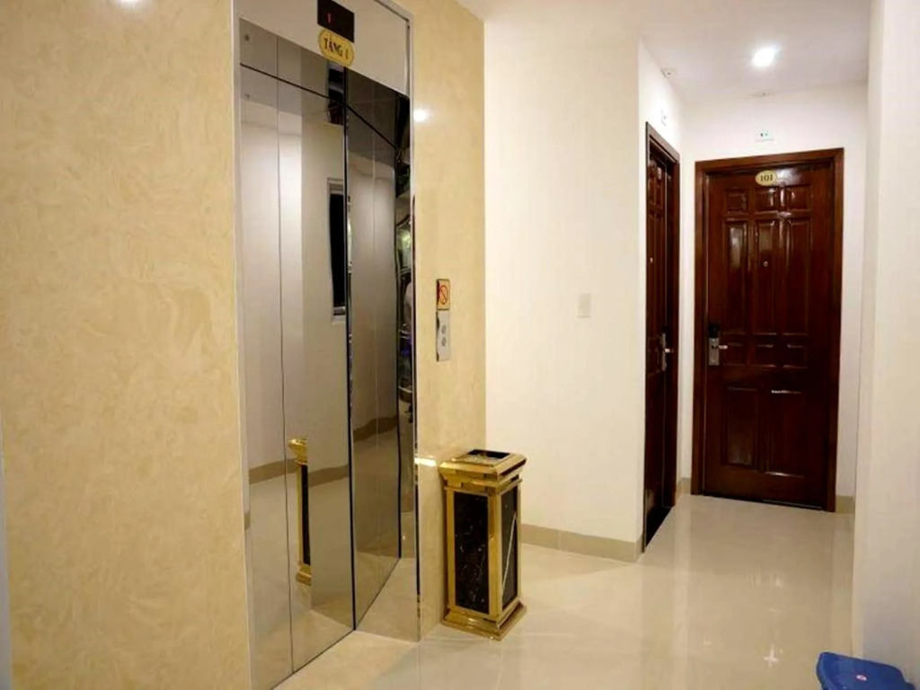 Gold Summer Hotel
