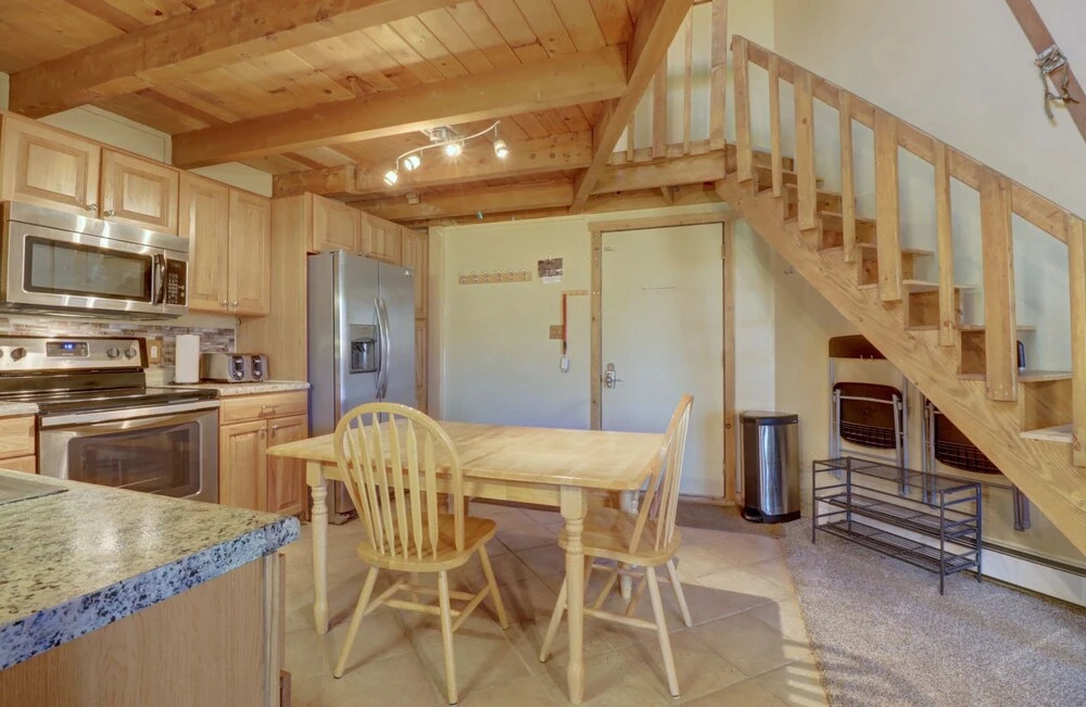 D303 Tree House 2br+loft 2ba 2 Bedroom Condo by Redawning