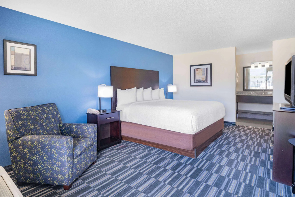 Days Inn and Suites by Wyndham Oxford