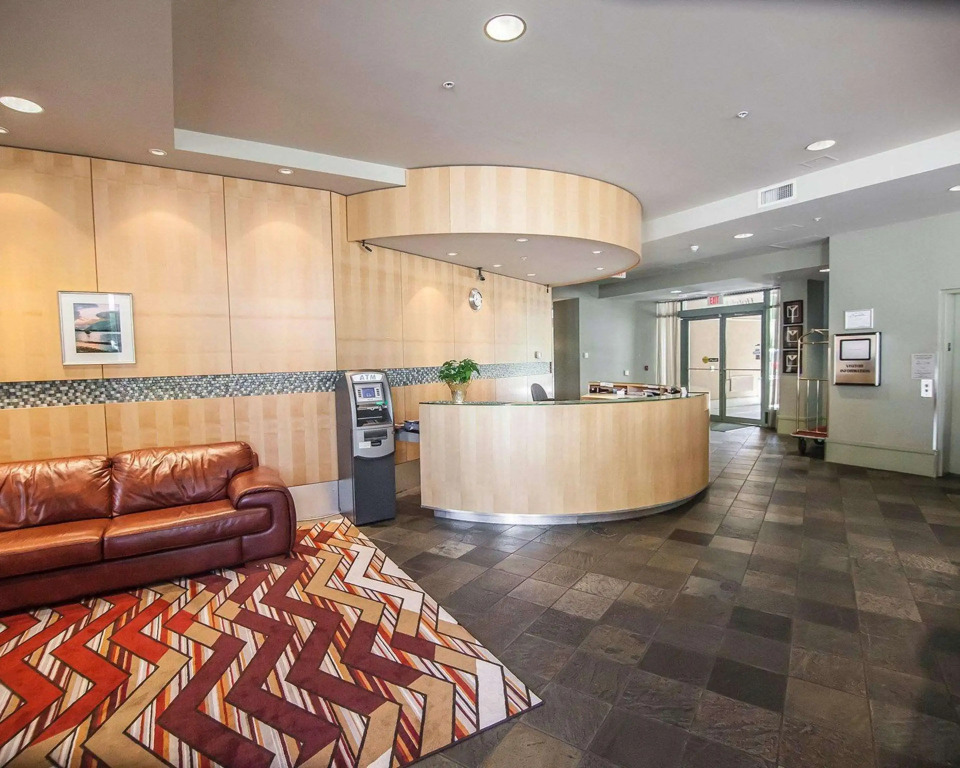 Comfort Hotel Vancouver Airport