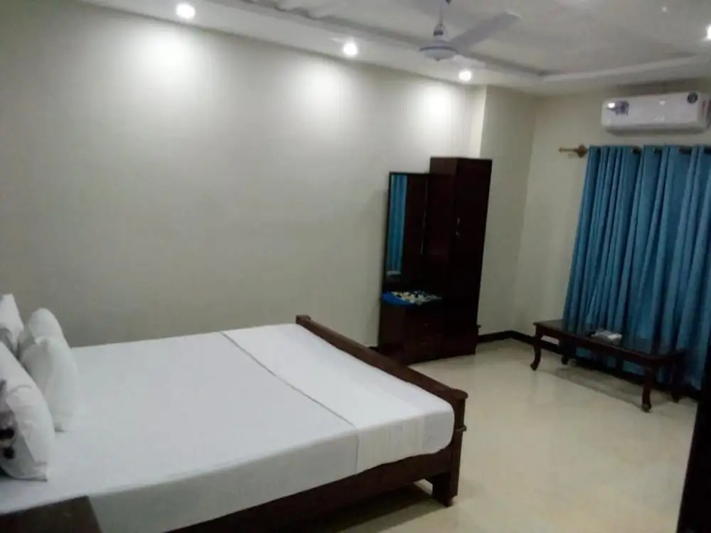 Royal Blue inn Hotel