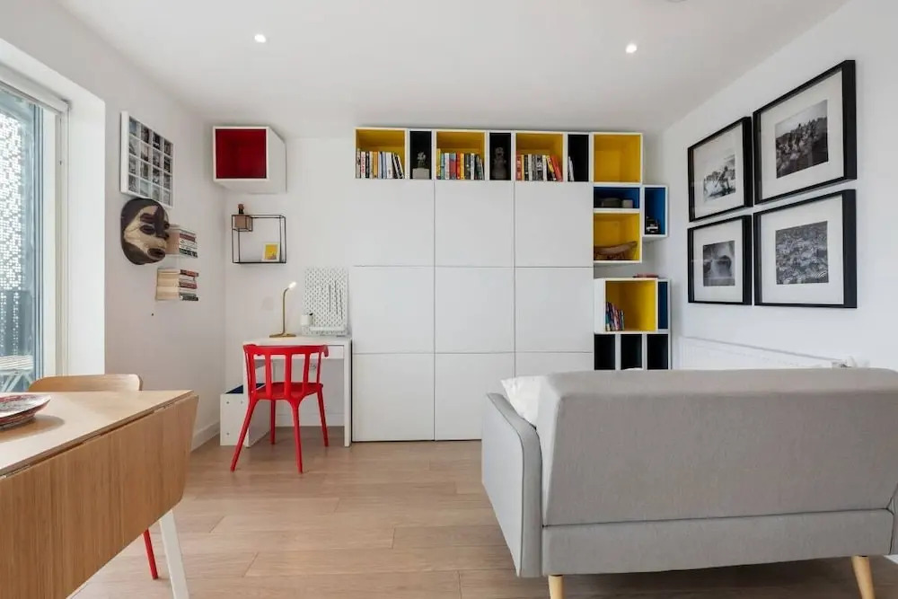 Chic & Contemporary Studio Apartment With Balcony in East London