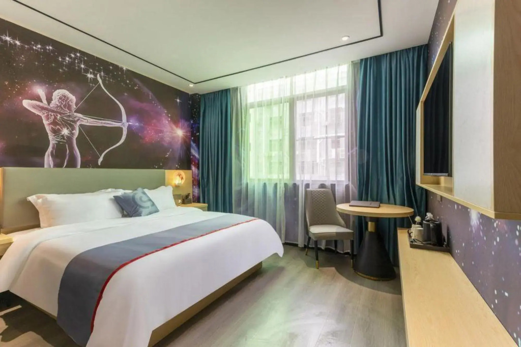 JinHong Hotel (Guangzhou Zhucun Subway Station)