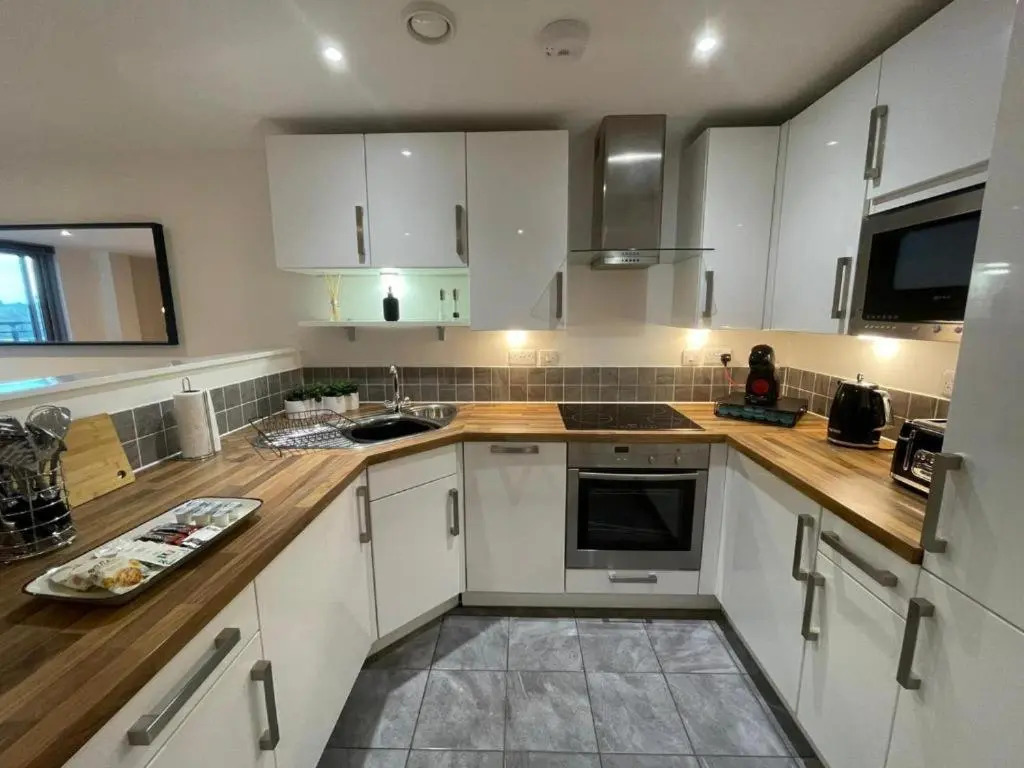 Paramount 105 by Mia Living 2 bedroom apartment with free parking
