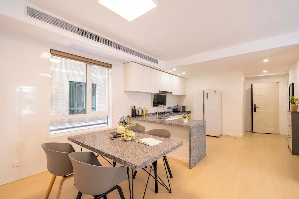 Tyms Bright 2BR 1BA Apt Xuhui Center