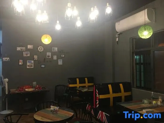 Xiangyulou Hostel