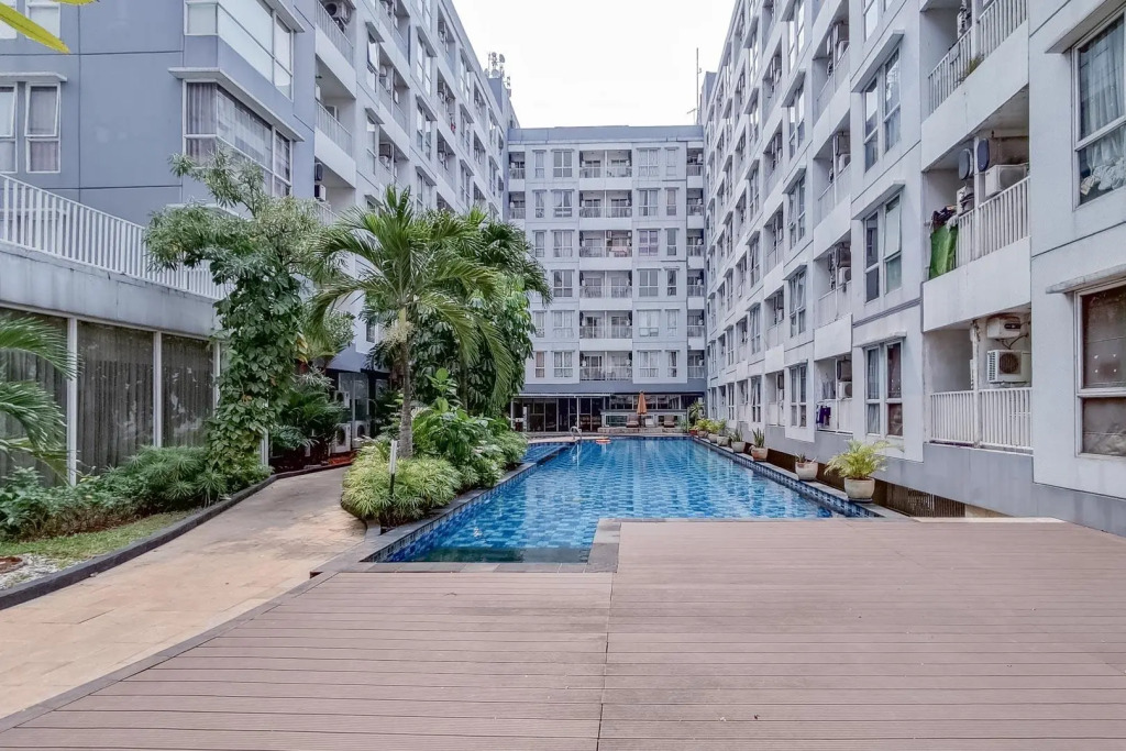 RedDoorz Apartment @ Skylounge Tamansari