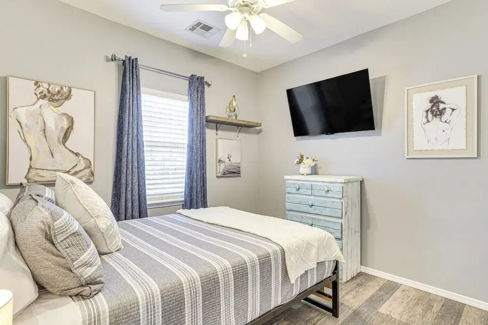 Sauna, Hot Tub & Cold Plunge: Oklahoma City Home!