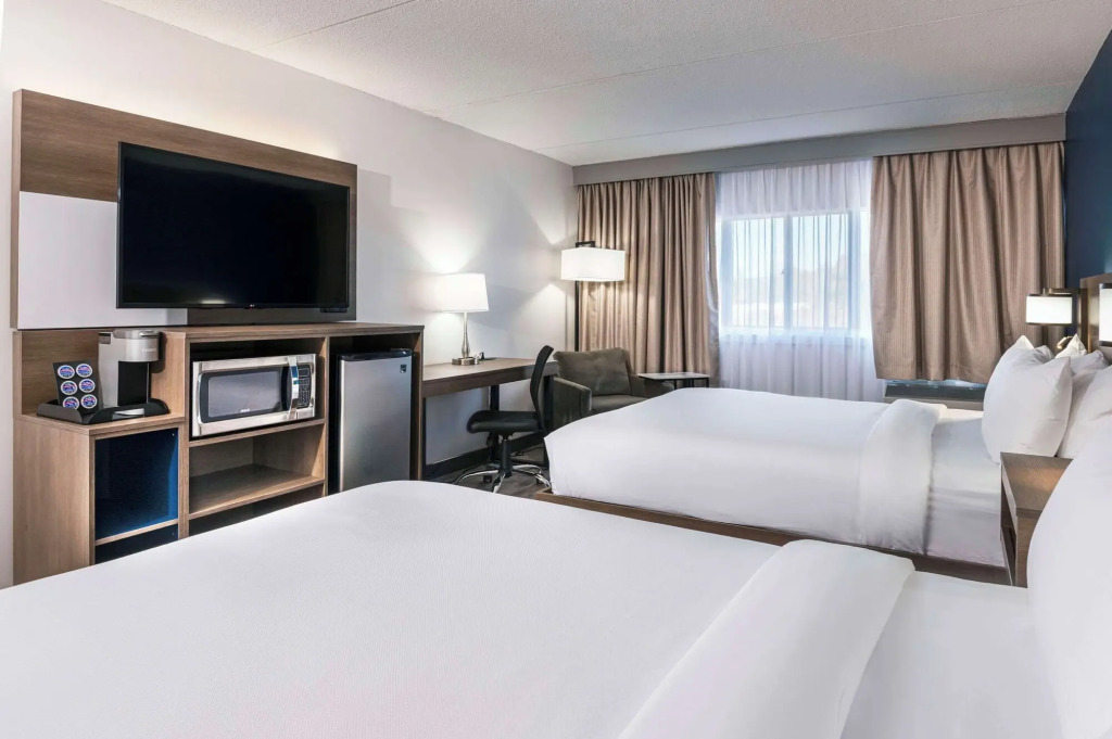 Comfort Suites Kingston Central